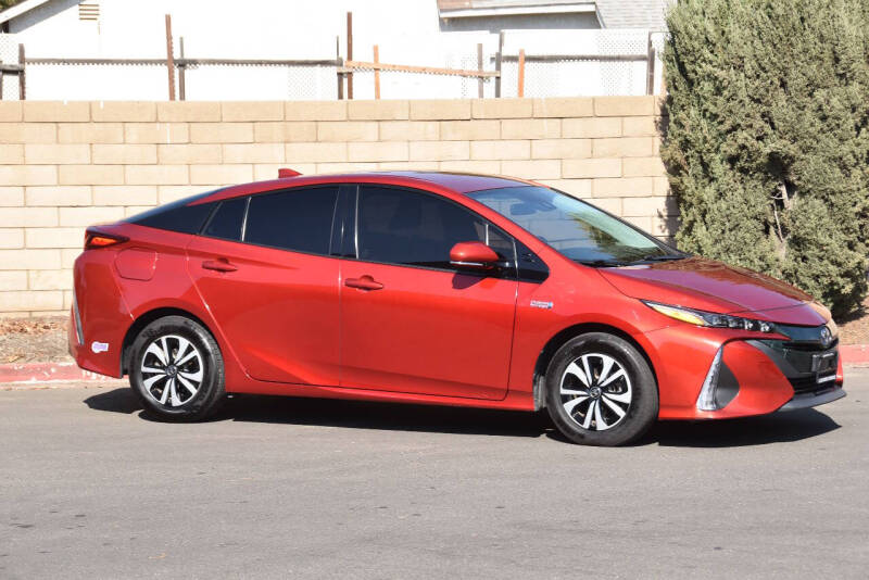 2019 Toyota Prius Prime Plus photo 28