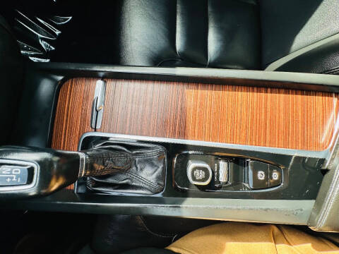 2021 Volvo S60 T6 Momentum