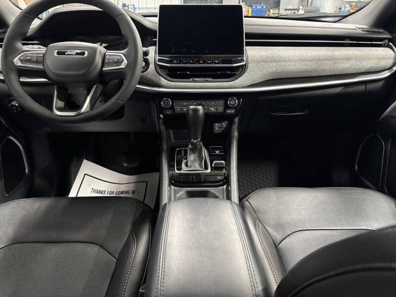2023 Jeep Compass Latitude Lux