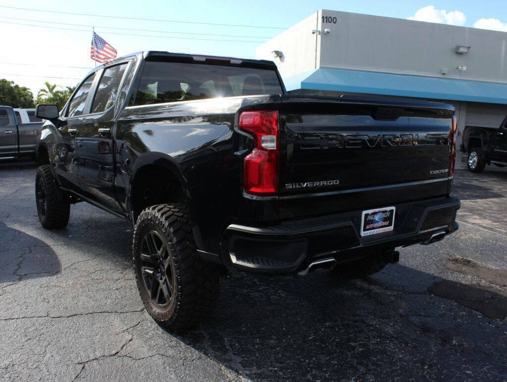 2021 Chevrolet Silverado 1500  - $53,495