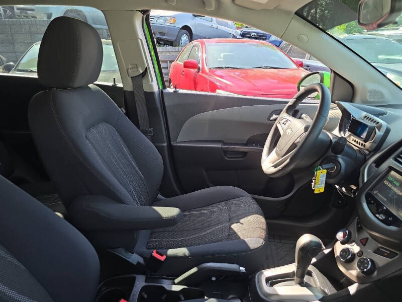 2016 Chevrolet Sonic LT Auto