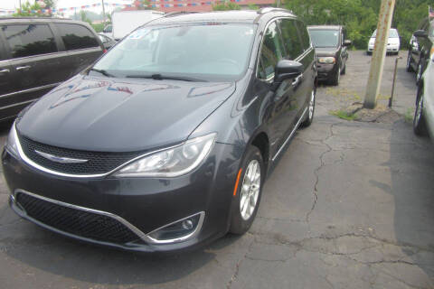2020 Chrysler Pacifica Touring L