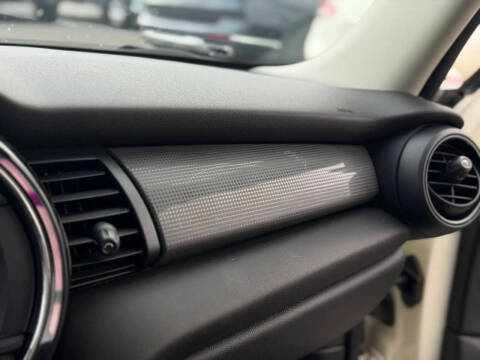 2017 MINI Hardtop 4 Door Cooper