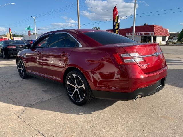 2016 Ford Taurus SEL