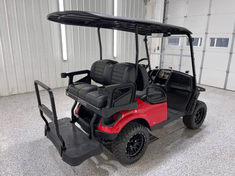 2025 E-Z-GO Express S4 Gas