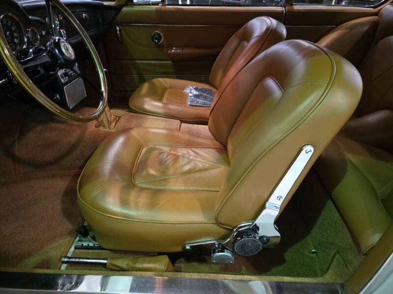 1966 Aston Martin DB6