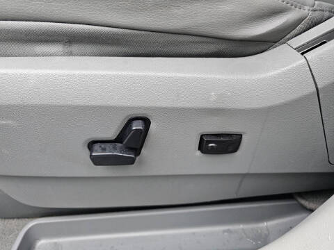 2012 Volkswagen Routan