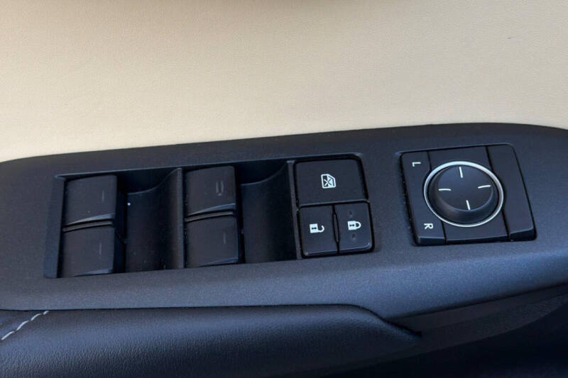 2017 Lexus NX 200t
