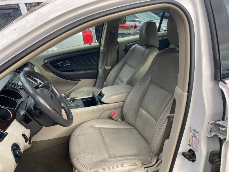 2010 Ford Taurus SEL