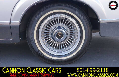 1984 Lincoln Town Car Signature