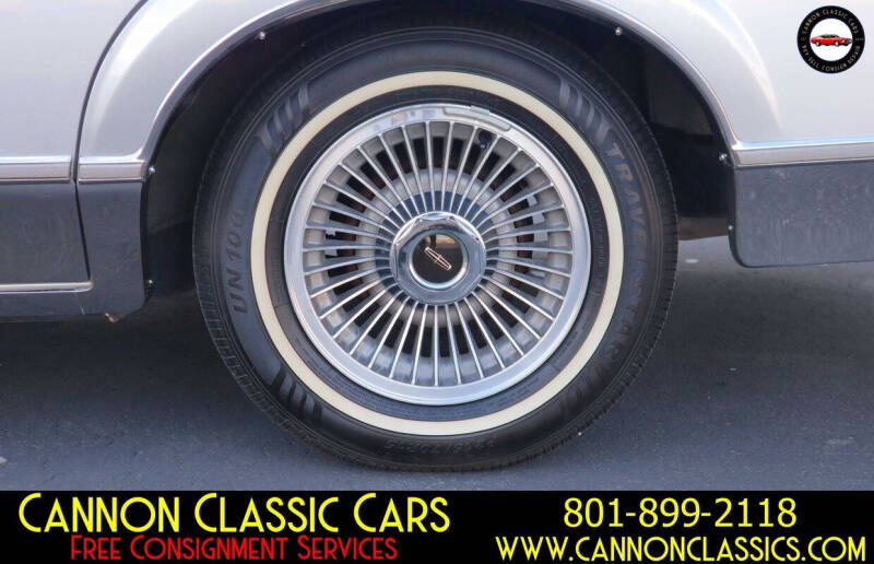 1984 Lincoln Town Car Signature