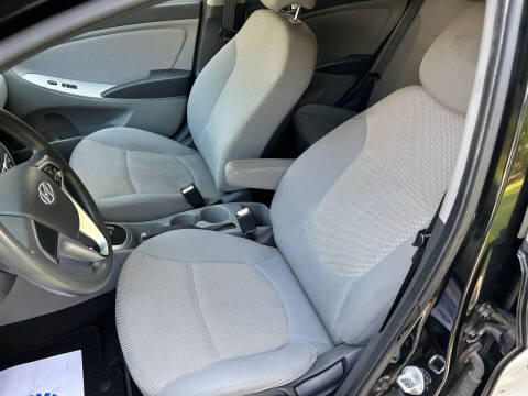 2012 Hyundai Accent GS