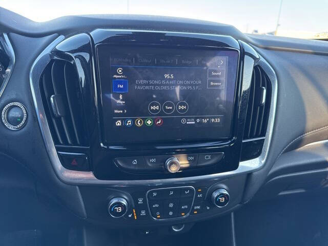 2022 Chevrolet Traverse LT Cloth