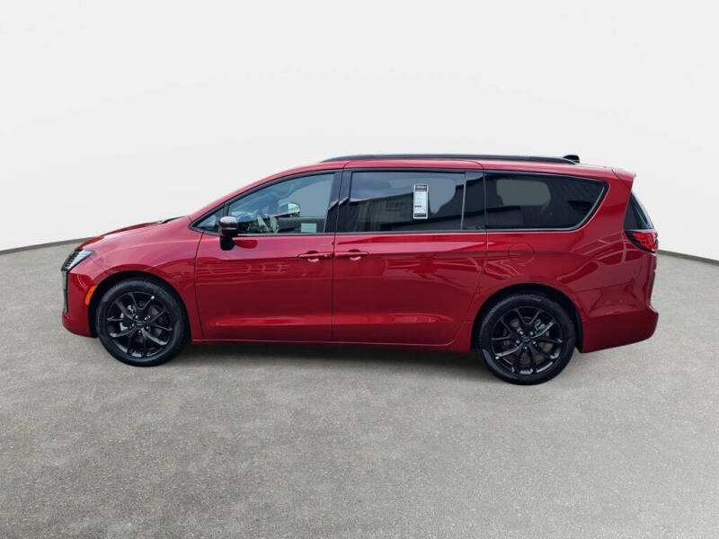 2027 Chrysler Pacifica Limited