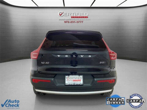 2025 Volvo XC40 B5 Core Bright Theme