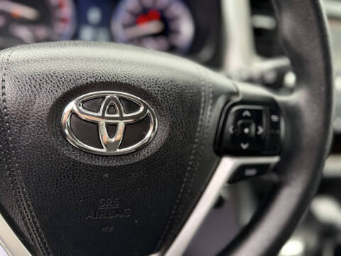 2016 Toyota Highlander LE