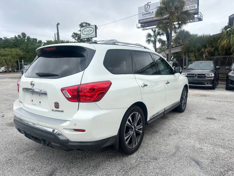 2017 Nissan Pathfinder Platinum