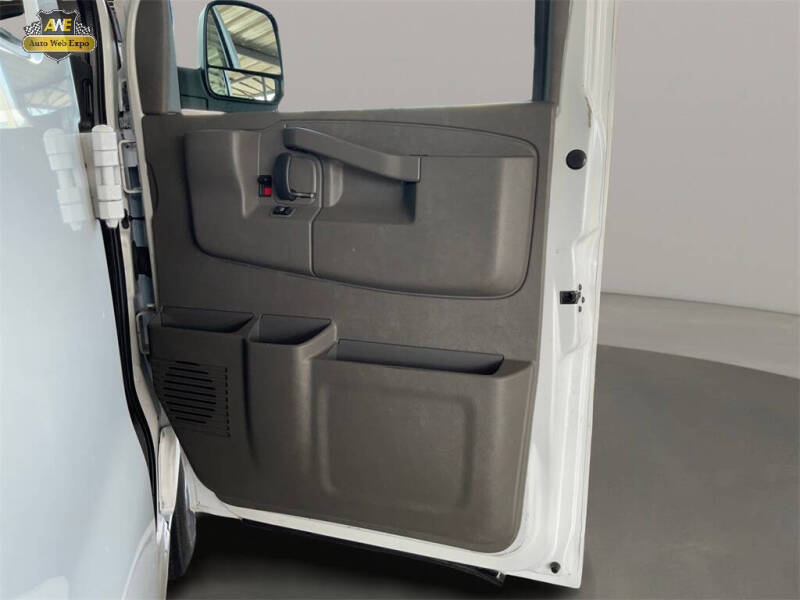 2023 Chevrolet Express 2500