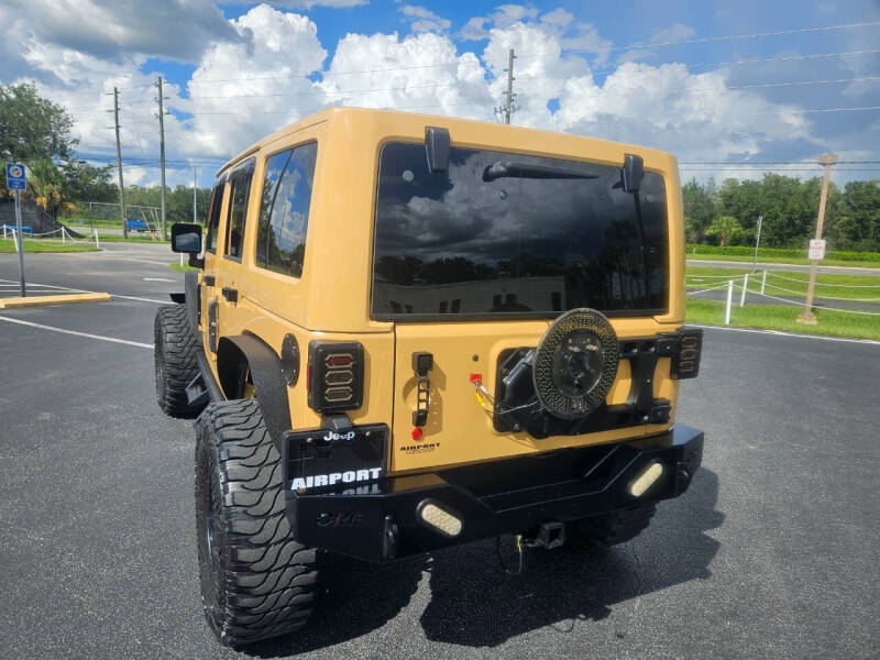 2014 Jeep Wrangler Unlimited Rubicon photo 24