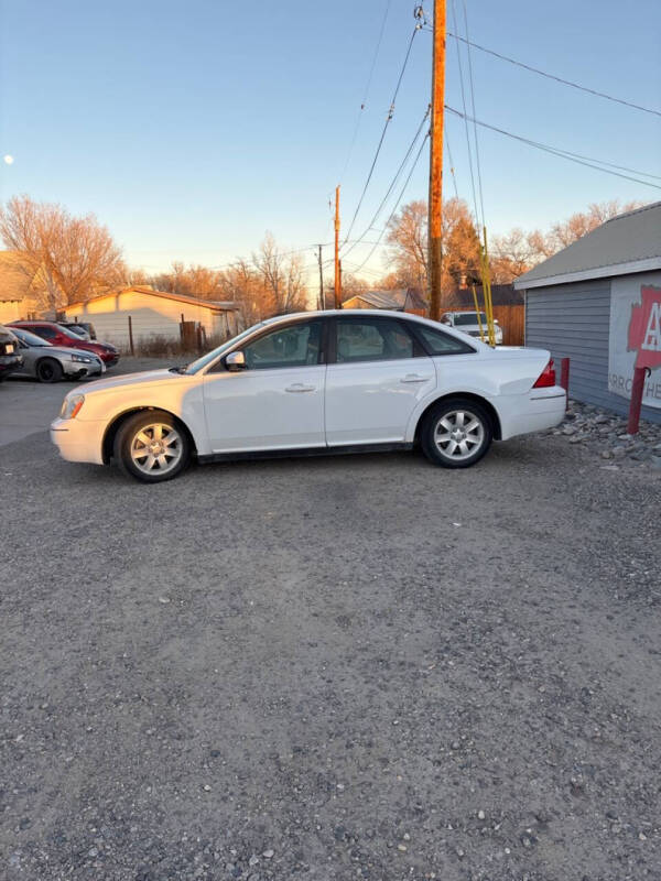 2007 Ford Five Hundred SEL photo 3