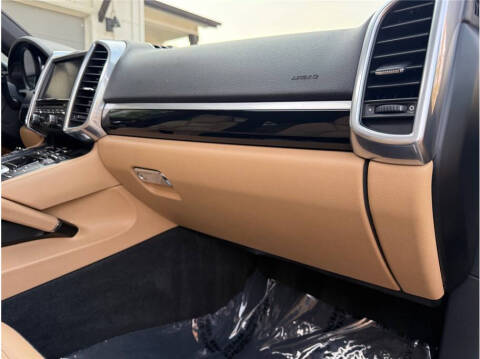 2016 Porsche Cayenne S E-Hybrid