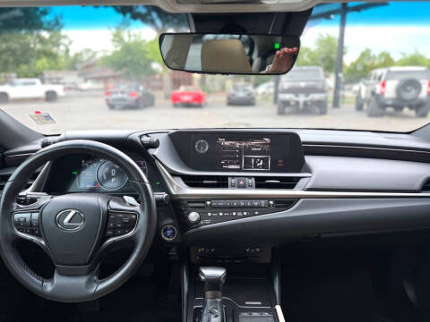 2021 Lexus ES 300h