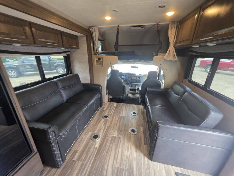 2021 Thor Motor Coach 29J OUTLAW
