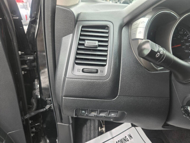 2011 Nissan Murano LE