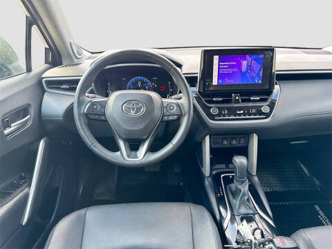 2024 Toyota Corolla Cross XLE
