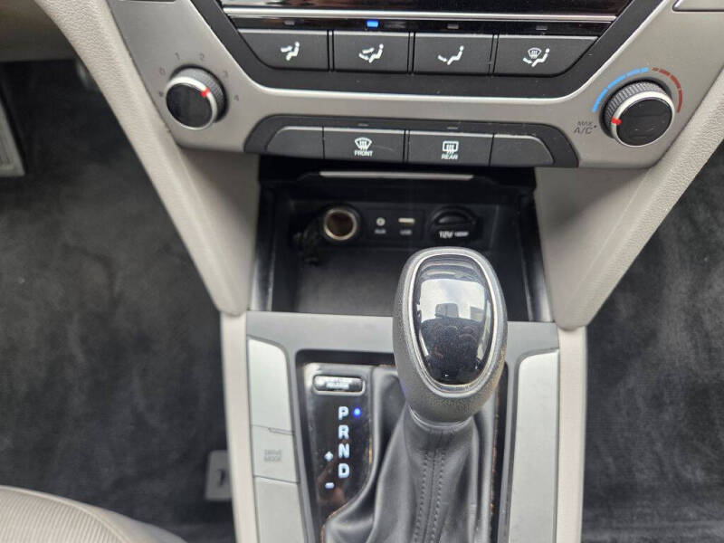 2018 Hyundai Elantra
