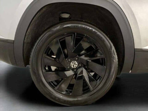 2025 Volkswagen Atlas Cross Sport SE 4Motion