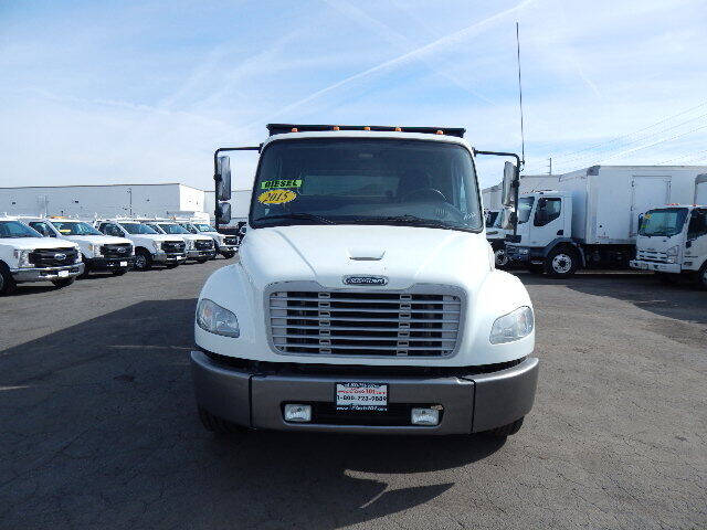 2015 Freightliner M2 106