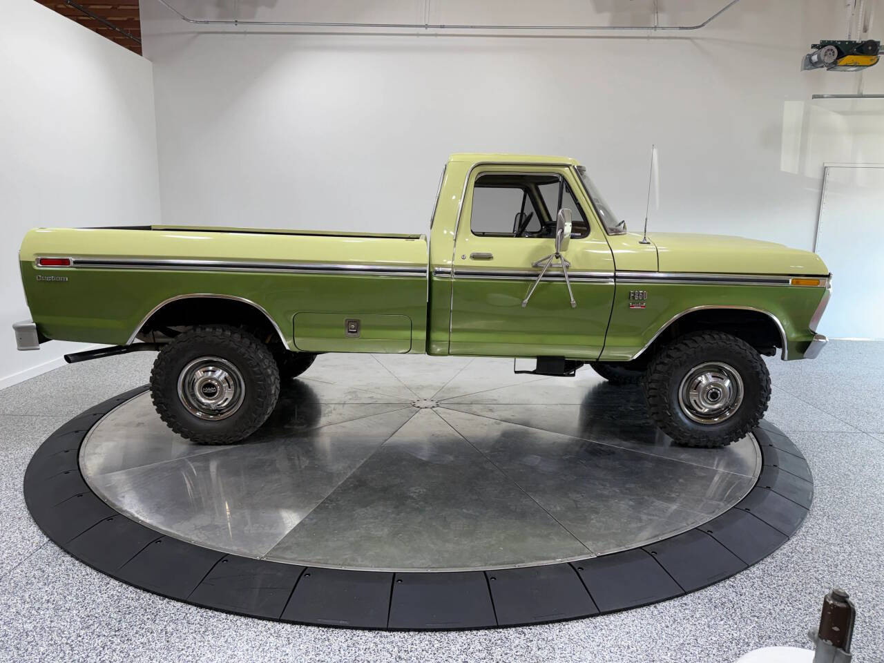 1976 Ford F-250 16
