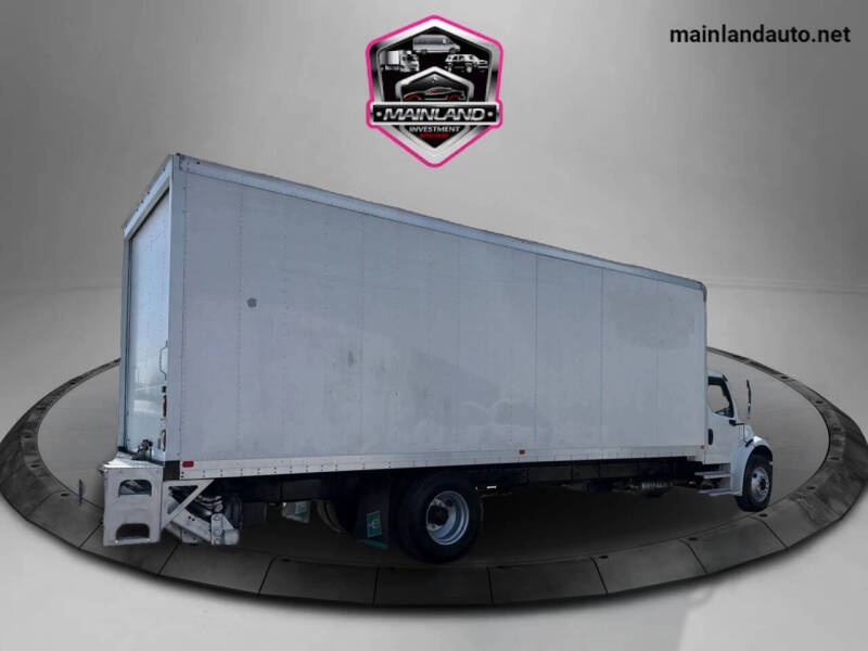 2021 Freightliner M2 106