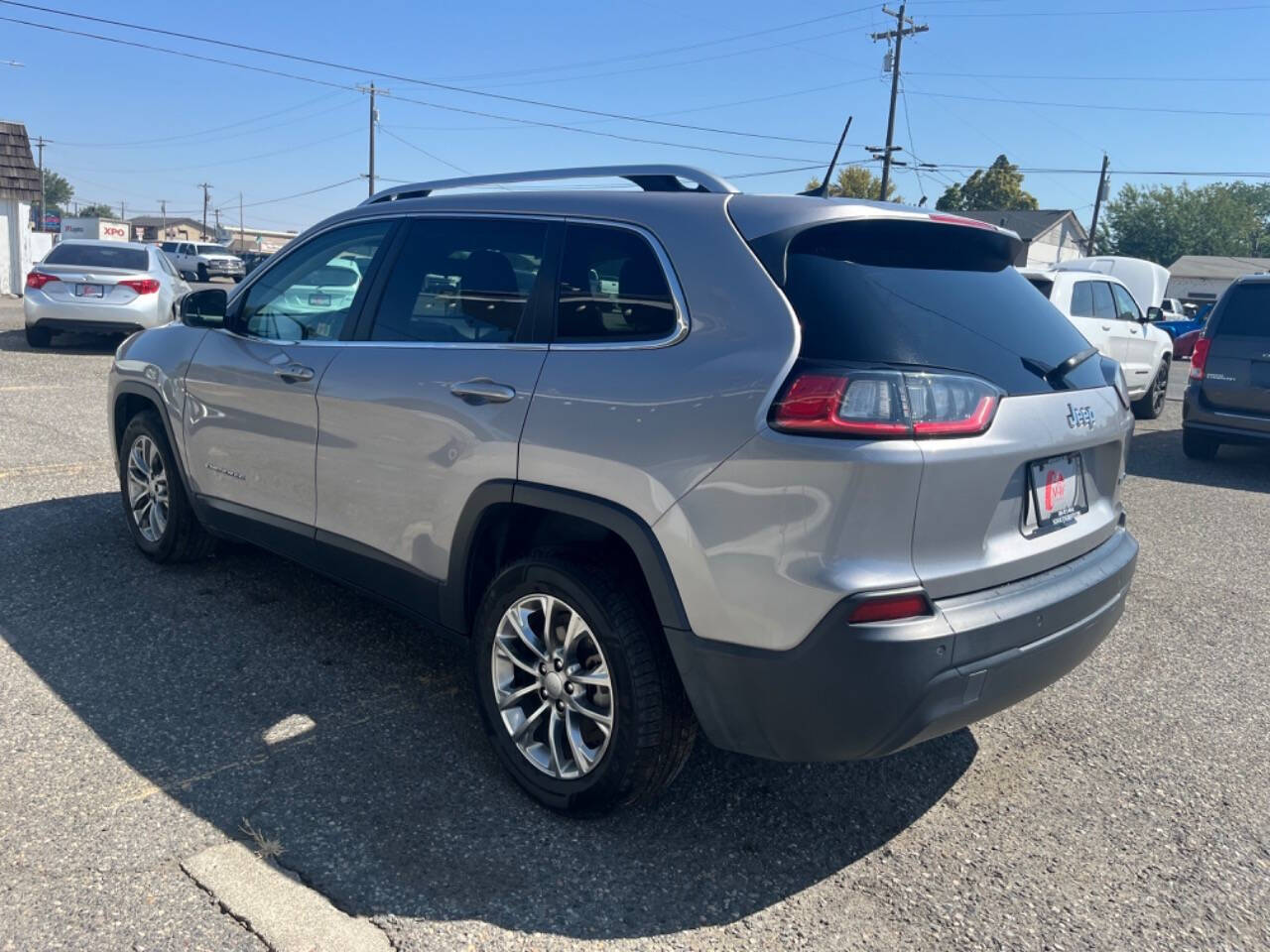 2021 Jeep Cherokee for sale at NCW AUTO GROUP in Kennewick, WA