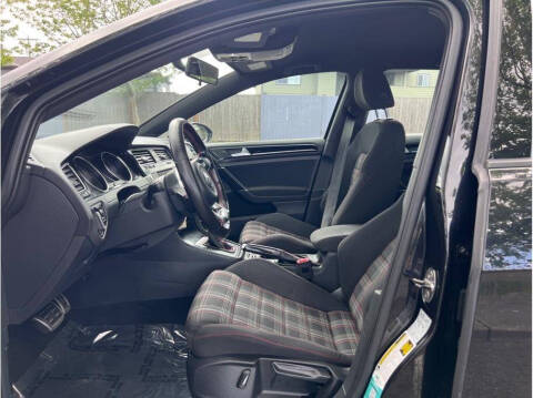 2017 Volkswagen Golf GTI S