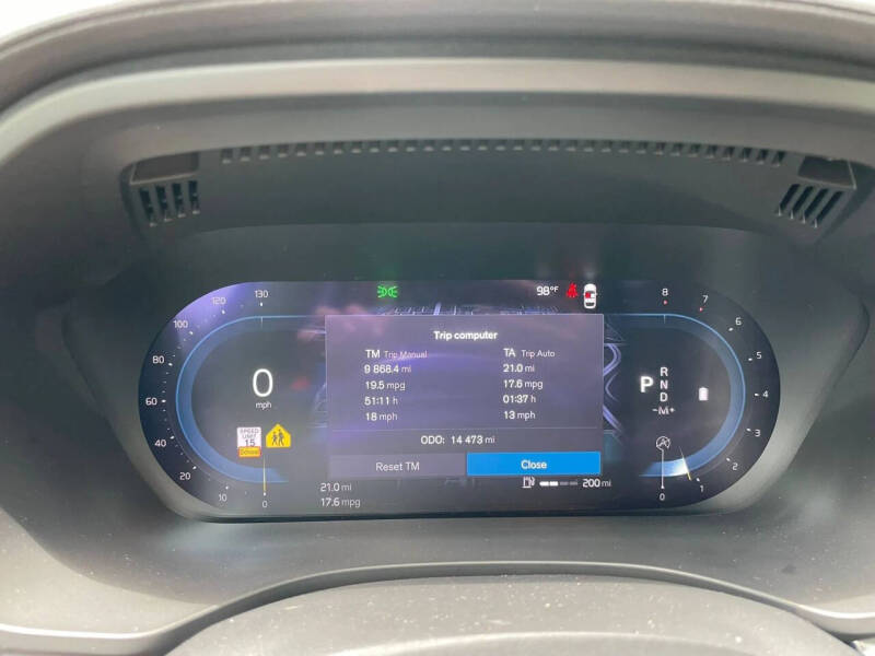 2023 Volvo XC60 B5 Ultimate Dark Theme