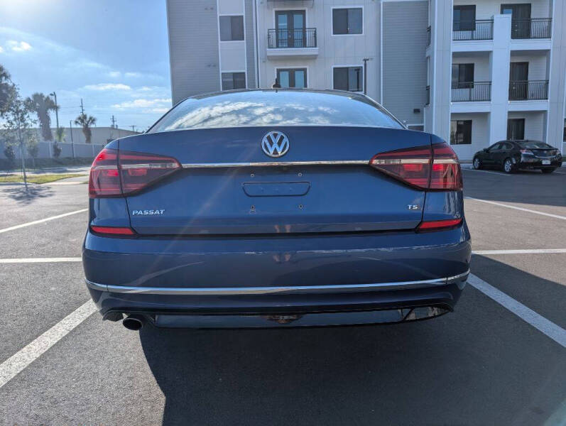2017 Volkswagen Passat 1.8T R-Line