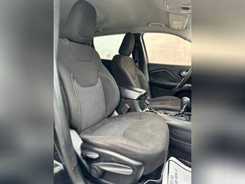 2019 Jeep Cherokee Latitude