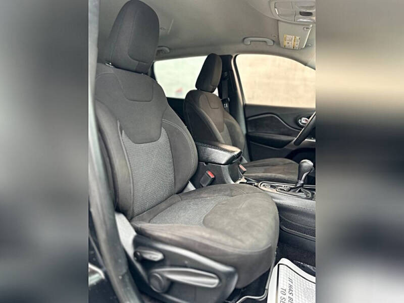 2019 Jeep Cherokee Latitude