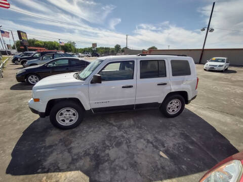2011 Jeep Patriot for sale at BIG 7 USED CARS INC in League City TX