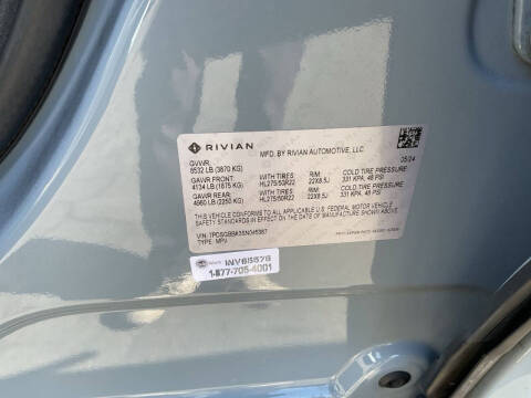 2025 Rivian R1S