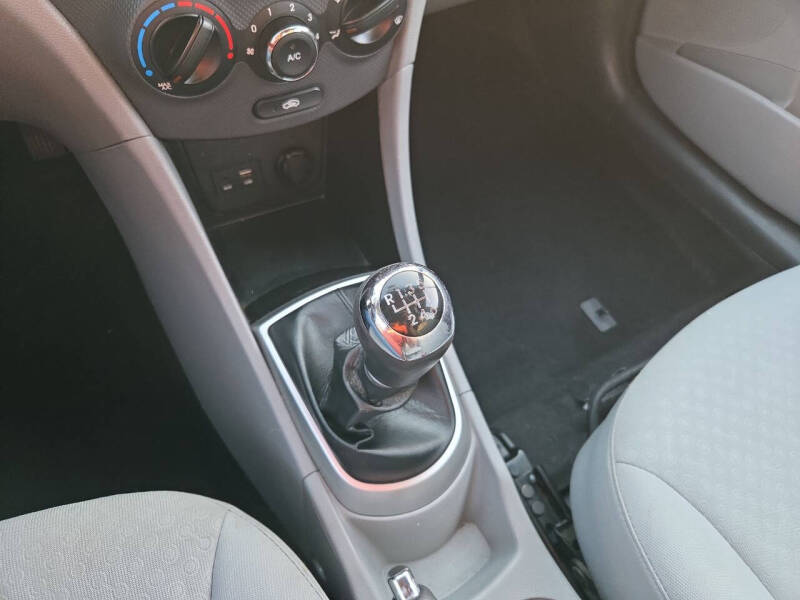 2014 Hyundai Accent SE