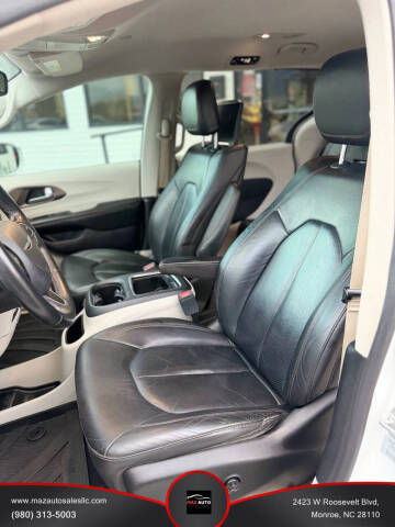 2017 Chrysler Pacifica Touring-L Plus