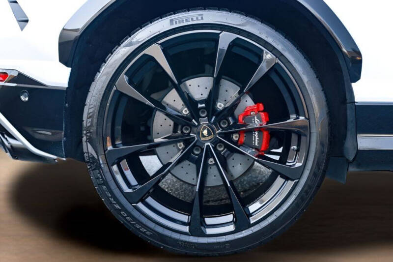 2023 Lamborghini Urus S