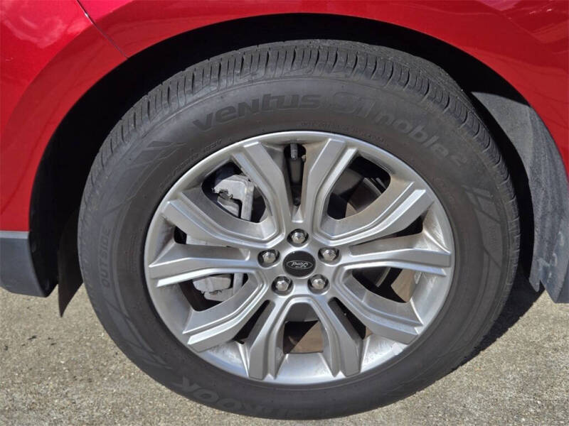 2024 Ford Edge Titanium