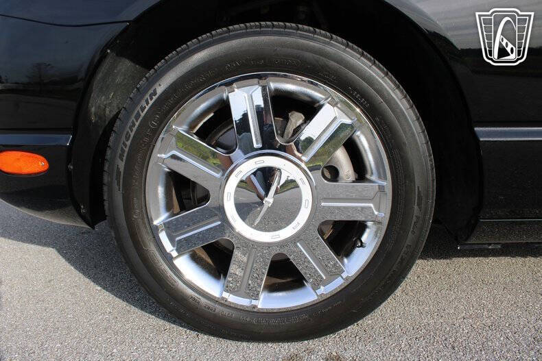 2005 Ford Thunderbird Deluxe