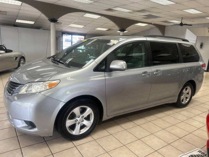 2014 Toyota Sienna LE