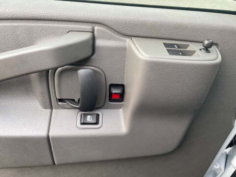 2025 Chevrolet Express 3500