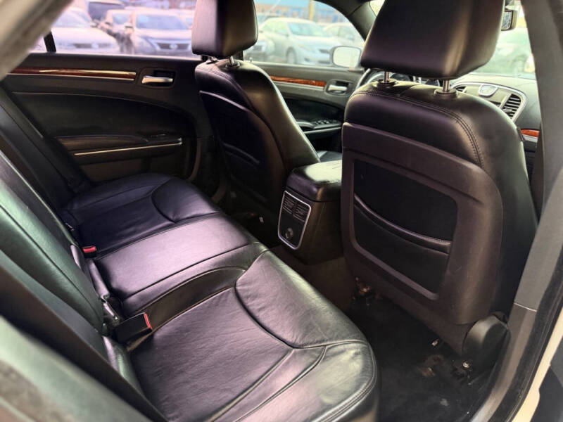 2012 Chrysler 300 Limited